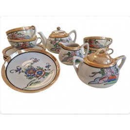   Japoniškas porceleninis arbatos puodelių rinkinys margas