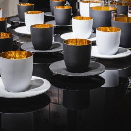 Puodelis espresso kavai su lėkštute dovanų dėžutėje Cosmo WHITE